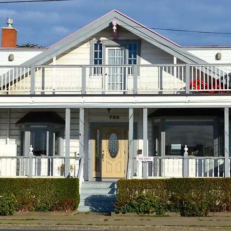 Glass Beach Inn-3